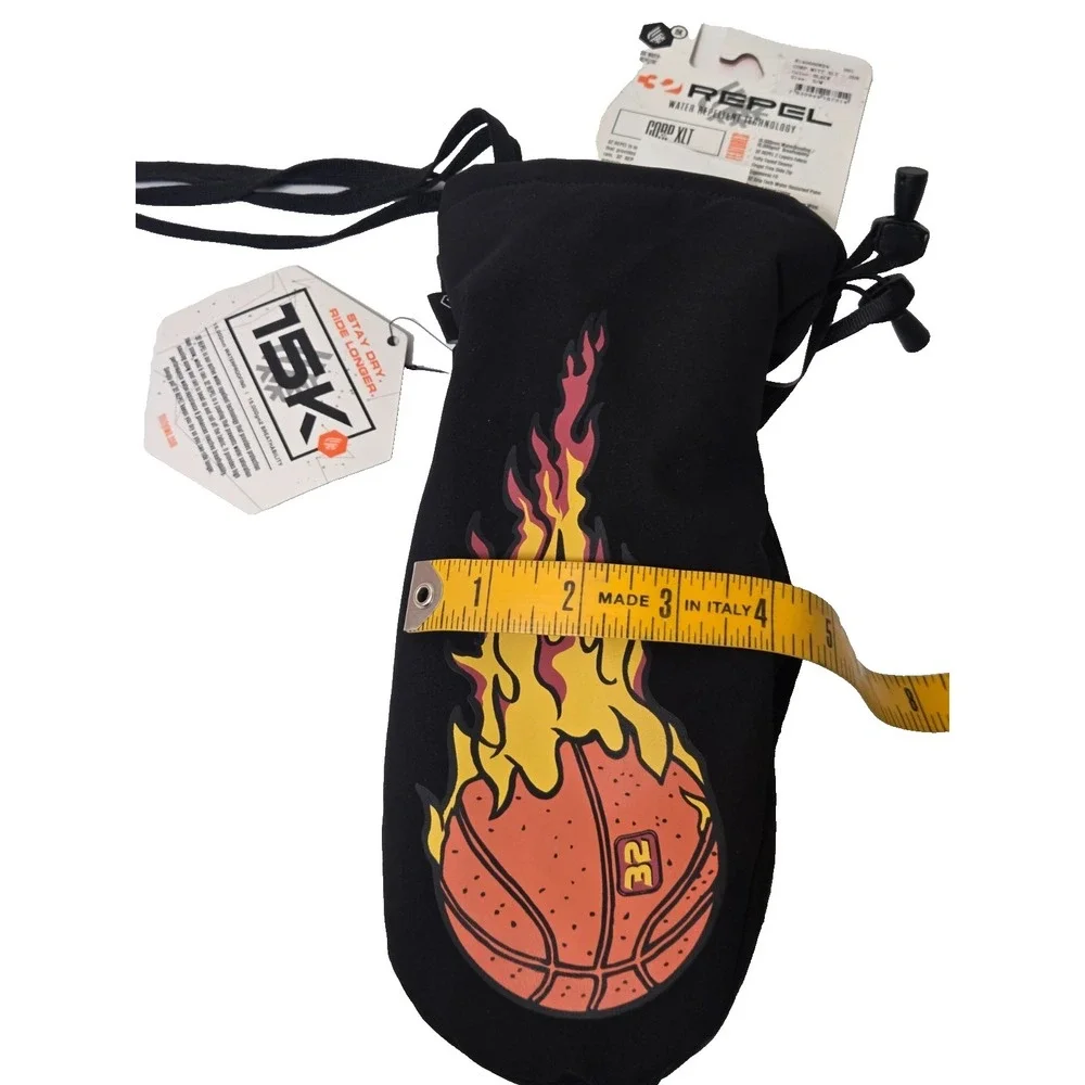 Thirtytwo corp mitten